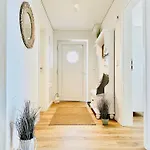 Surfbude, - Moderne In Direkter Strandnaehe Mit Eigenem Eingang, Sauna, Kaminofen, Balkonterrasse Und Parkplatz *